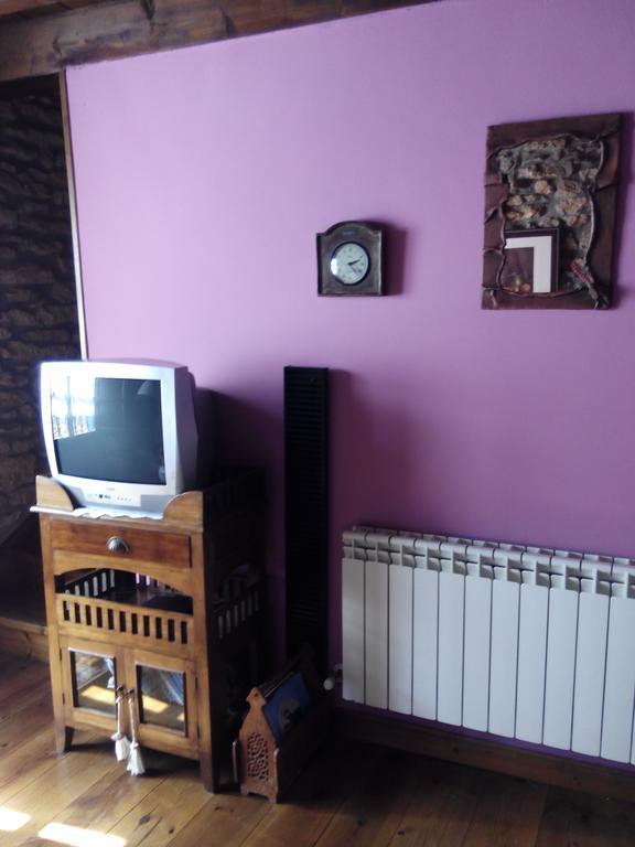 La Eria De Colombres Villa Bagian luar foto
